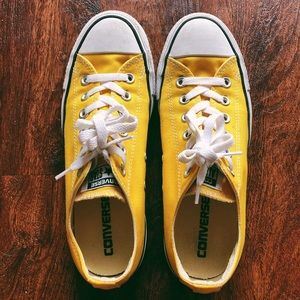 Like New Yellow Converse Chuck Taylor All Star